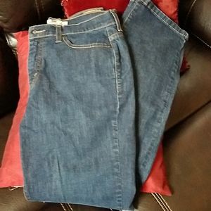 Levi's 512 Perfectly Slimming Straight Leg